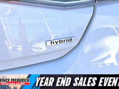 Used 2025 Hyundai Elantra Limited image 8