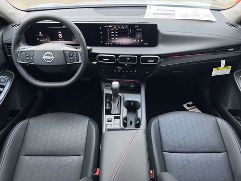 New 2026 Nissan Sentra SR w/ SR Premium Package FWD image 8
