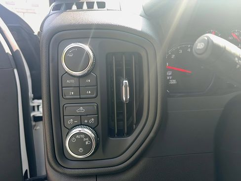 Used 2023 GMC Sierra 1500 Pro w/ Pro Value Package AWD/4WD image 16