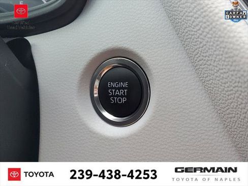 Certified 2025 Toyota Corolla SE image 32
