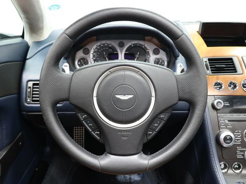 Used 2014 Aston Martin V8 Vantage Roadster image 18