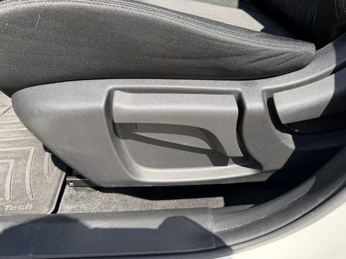 Used 2020 Nissan Rogue S FWD image 13
