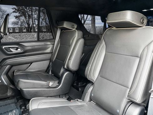 Used 2021 GMC Yukon SLT w/ Rear Media and Nav Package image 15