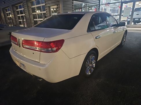 Used 2012 Lincoln MKZ FWD image 9