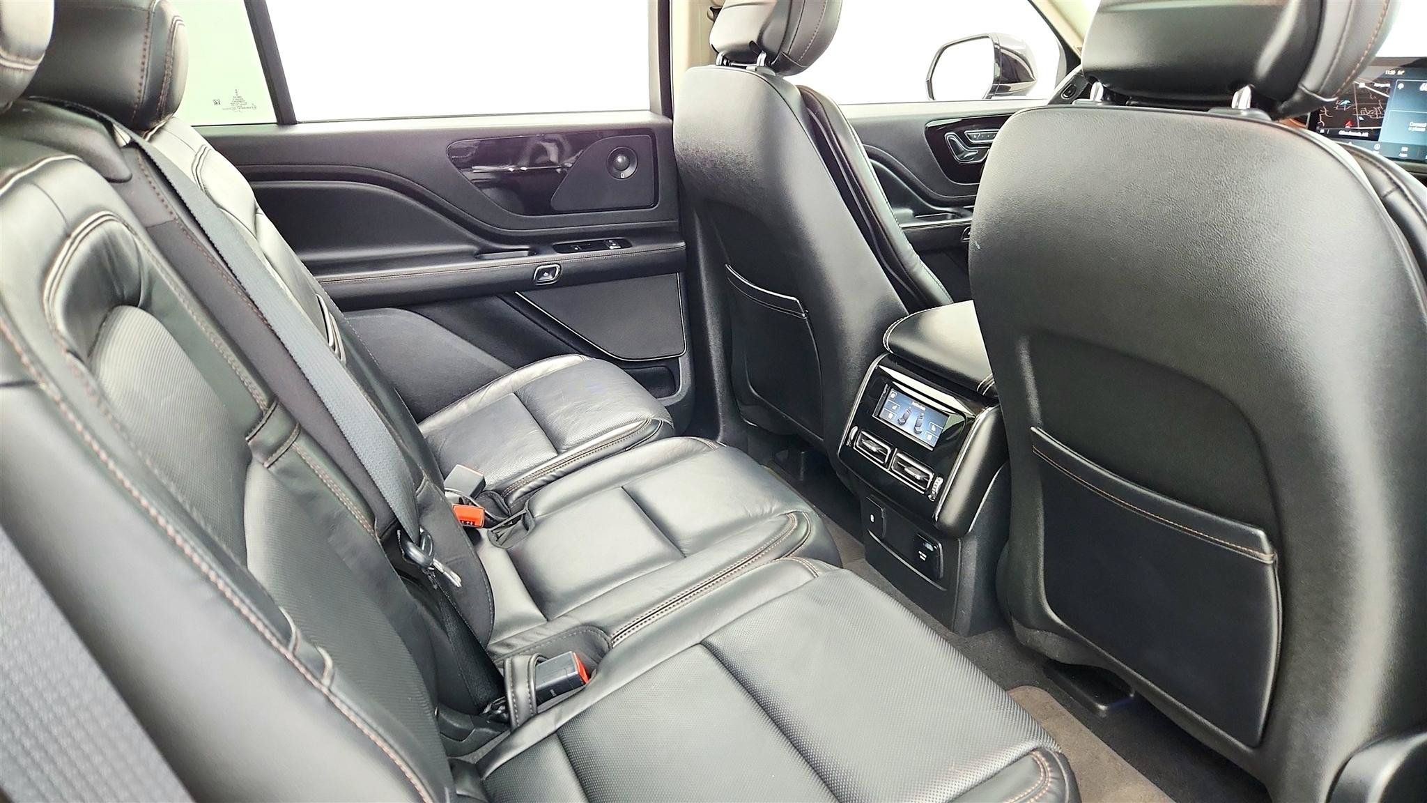 Used 2020 Lincoln Aviator Reserve w/ Elements Package Plus AWD/4WD image 37