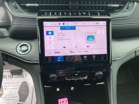 Certified 2025 Jeep Grand Cherokee L Limited AWD/4WD image 16