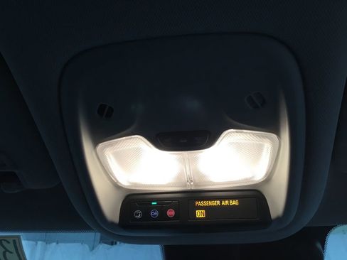 Used 2025 Chevrolet TrailBlazer LT AWD/4WD image 25
