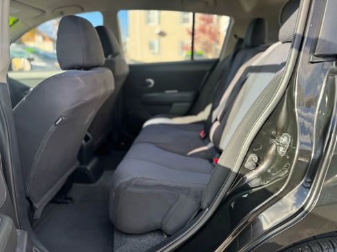 Used 2011 Nissan Versa SL w/ Premium Pkg image 8