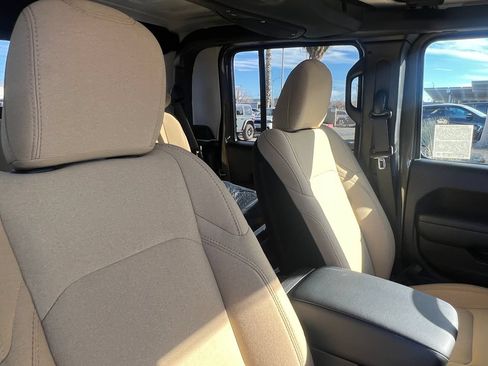 New 2026 Jeep Gladiator Willys AWD/4WD image 11