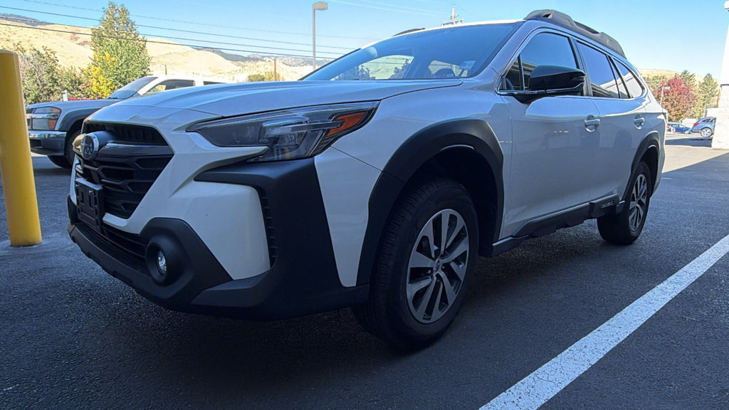 Used 2024 Subaru Outback Premium AWD/4WD image 4