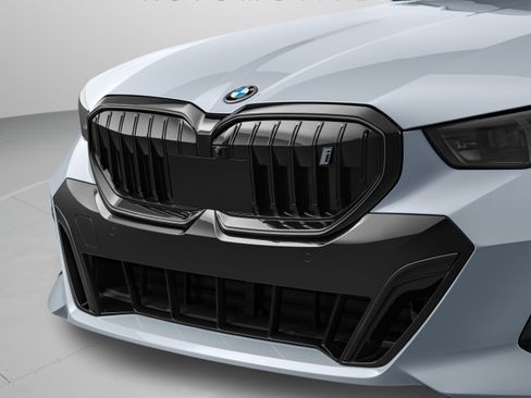 Used 2025 BMW i5 eDrive40i w/ M Sport Package RWD image 58