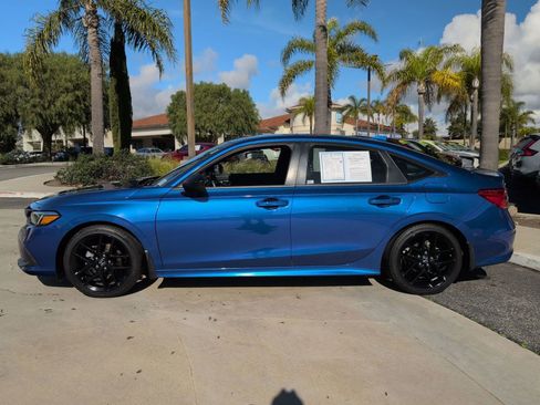 Used 2023 Honda Civic Sport image 2