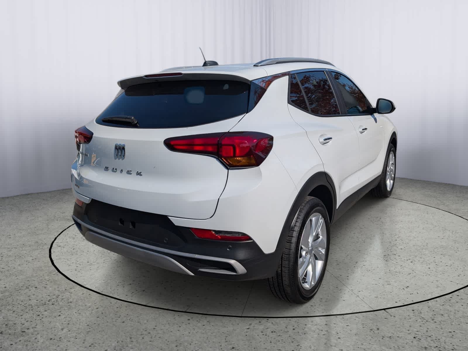 Certified 2024 Buick Encore GX Preferred w/ Advanced Technology Package FWD image 3
