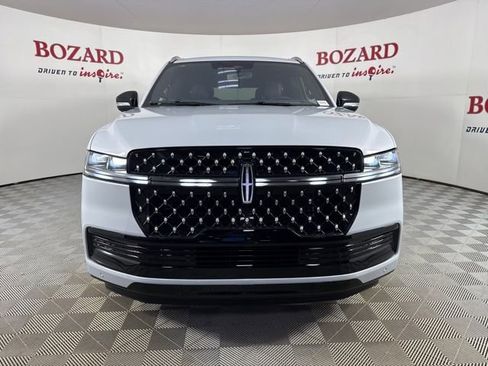 New 2025 Lincoln Navigator Black Label image 2