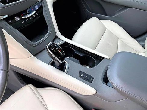 Used 2019 Cadillac XT5 Luxury AWD/4WD image 14