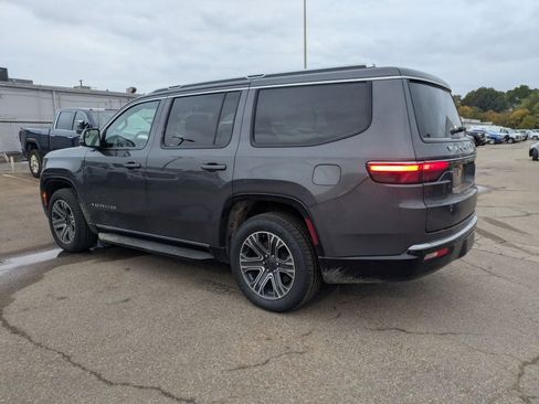 Used 2024 Jeep Wagoneer Series II image 3