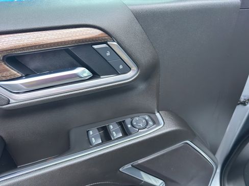 Used 2025 Chevrolet Silverado 1500 LT image 17