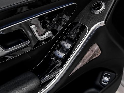 Used 2022 Mercedes-Benz S 500 4MATIC w/ AMG Line Package image 40