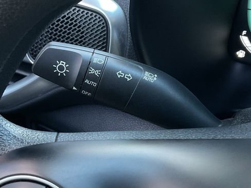 Used 2025 Kia Soul LX w/ LX Technology Package image 25