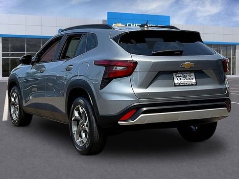 New 2026 Chevrolet Trax LT w/ Driver Confidence Package FWD image 3