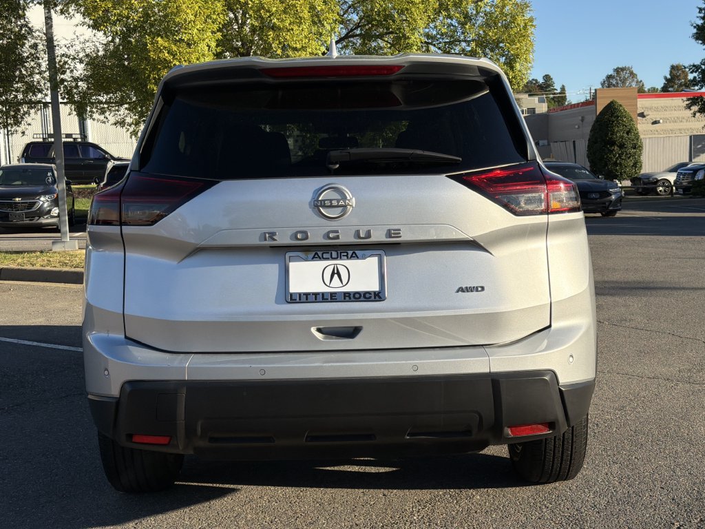 Used 2025 Nissan Rogue SV AWD/4WD image 4