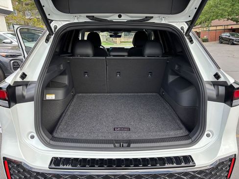 Used 2025 Volkswagen Tiguan SE R-Line AWD/4WD image 20