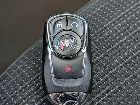 Used 2025 Buick Envista Preferred FWD image 30
