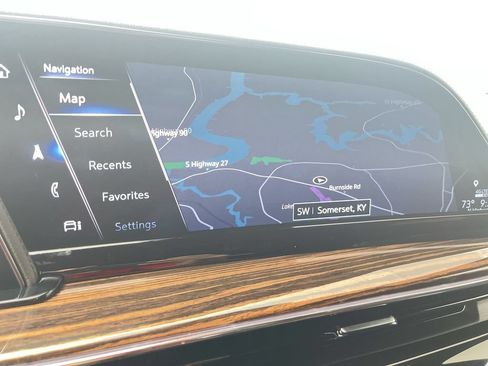 Used 2023 Cadillac Escalade Premium Luxury AWD/4WD image 22