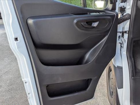 Used 2021 Mercedes-Benz Sprinter 2500 image 13