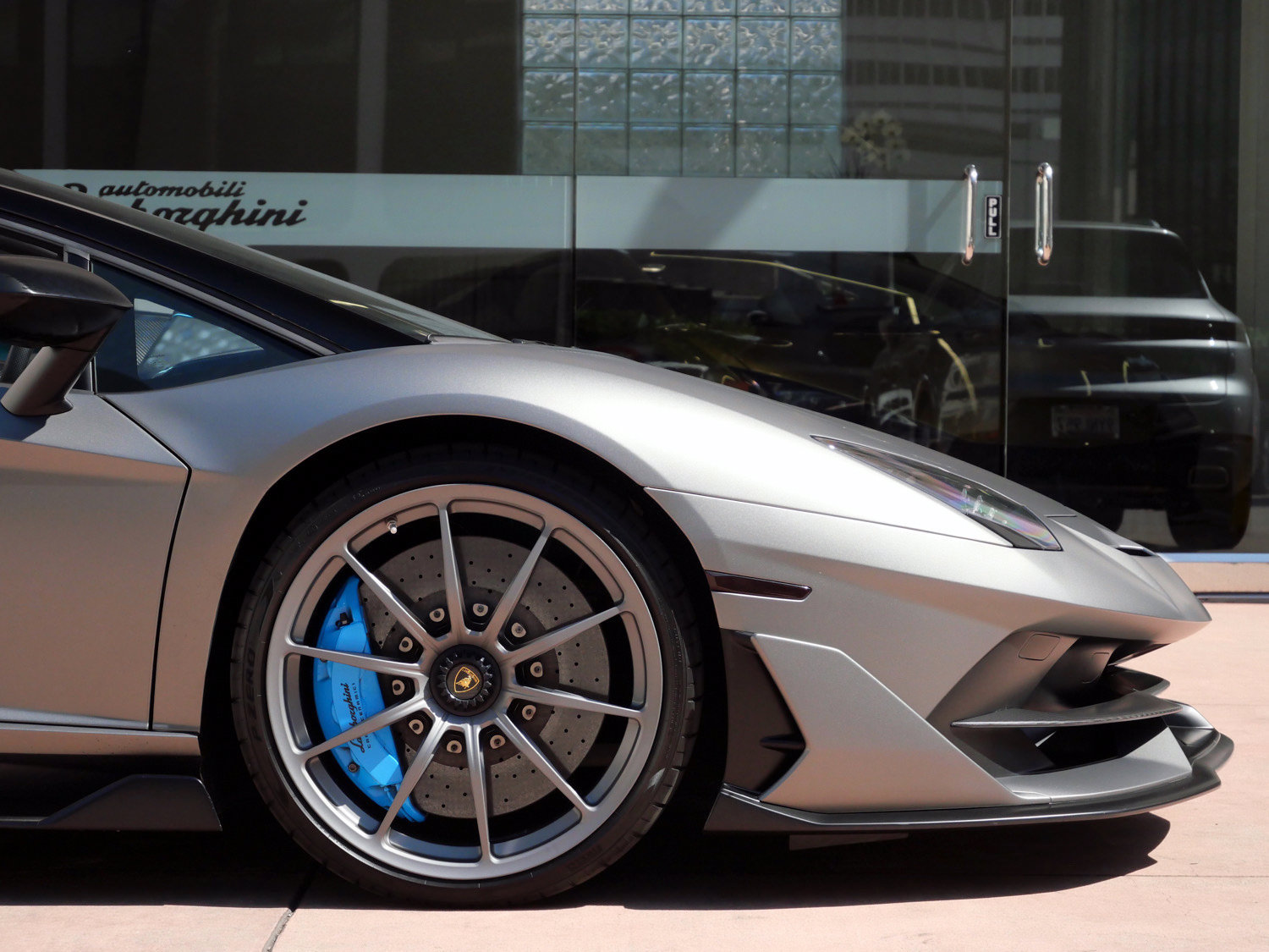 Used 2020 Lamborghini Aventador SVJ AWD/4WD image 9