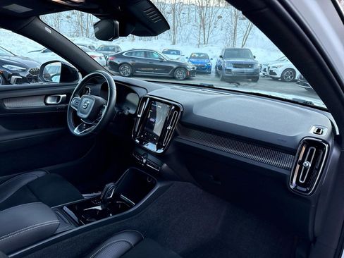 Used 2021 Volvo XC40 P8 Recharge w/ Climate Package image 34