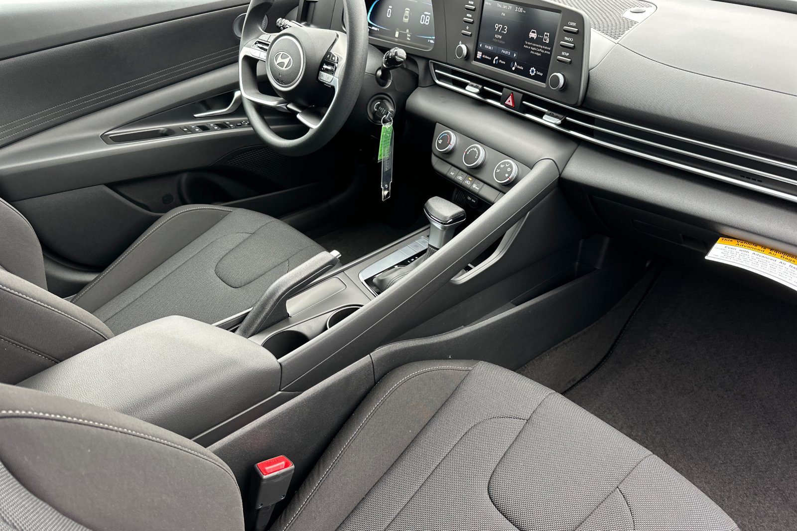 Used 2026 Hyundai Elantra SE FWD image 14