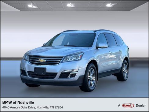 Used 2016 Chevrolet Traverse LT FWD image 1
