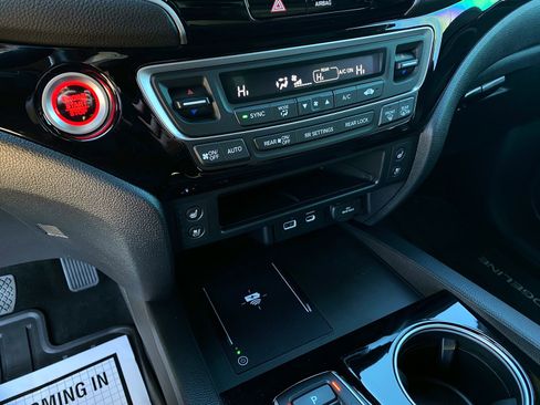 Used 2025 Honda Ridgeline Black Edition image 17