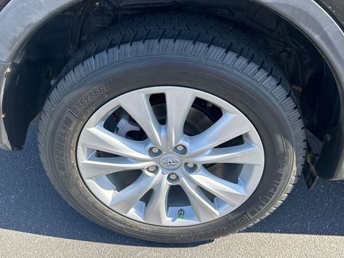 Used 2015 Toyota RAV4 Limited image 17