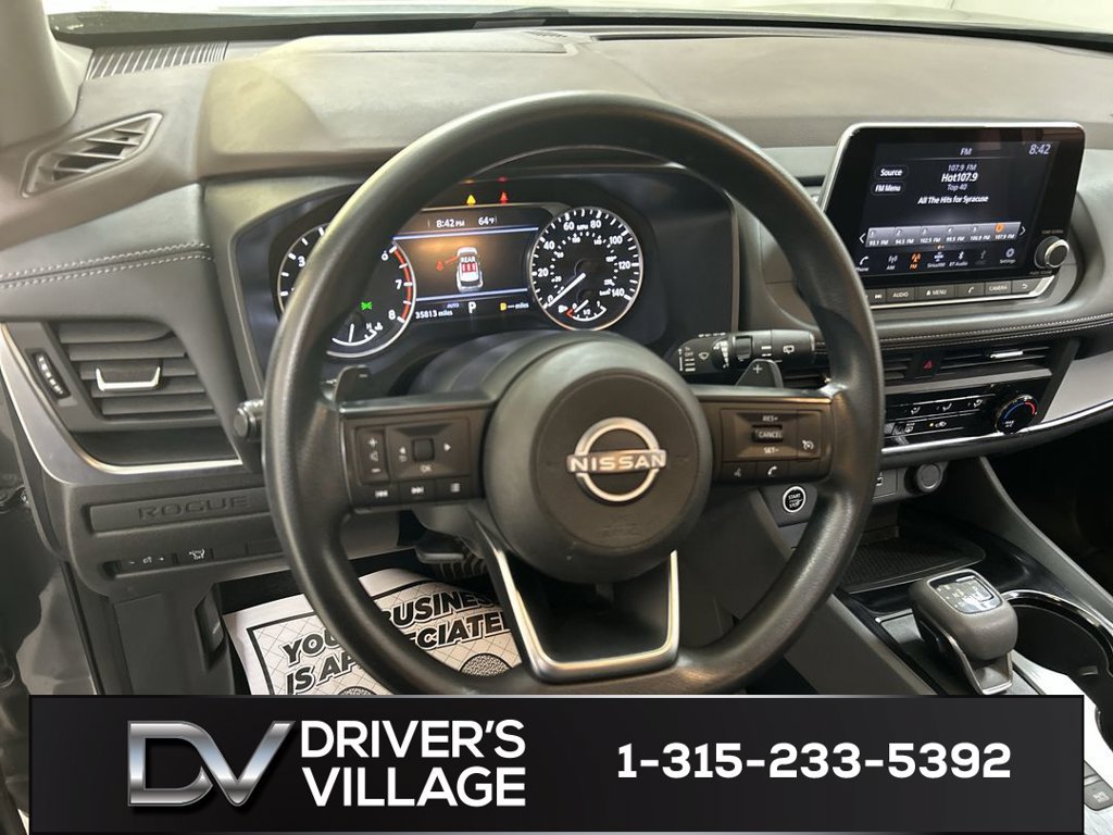 Used 2023 Nissan Rogue S AWD/4WD image 4