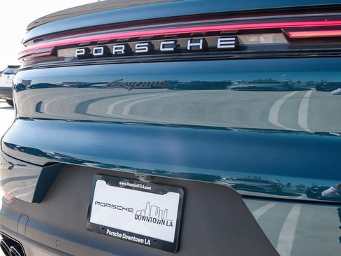 Used 2025 Porsche Cayenne image 11
