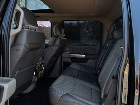 Used 2025 Ford F250 Platinum w/ Platinum Plus Package AWD/4WD image 44