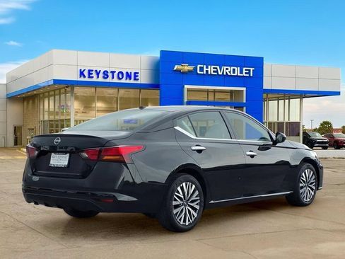 Used 2025 Nissan Altima 2.5 SV FWD image 7