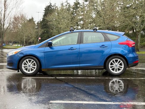 Used 2018 Ford Focus SE image 2
