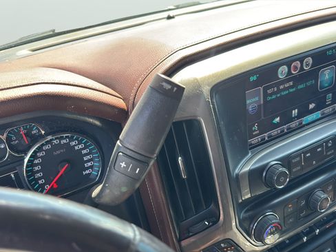 Used 2015 Chevrolet Silverado 1500 High Country w/ High Country Premium Package AWD/4WD image 23