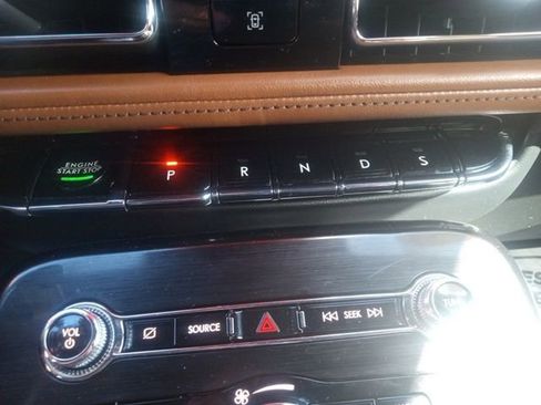 Used 2021 Lincoln Nautilus Reserve image 20