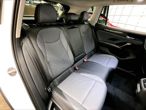 New 2026 Volkswagen Tiguan SE image 27