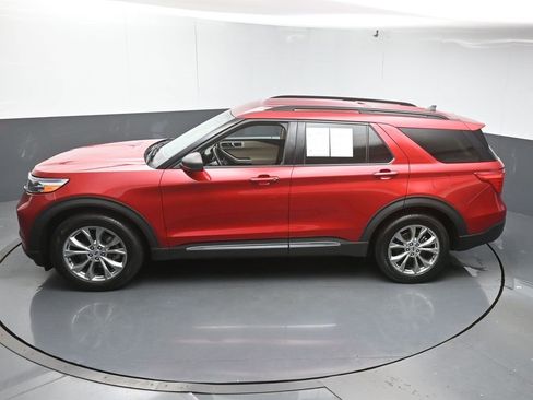 Used 2021 Ford Explorer XLT w/ Equipment Group 202A image 46