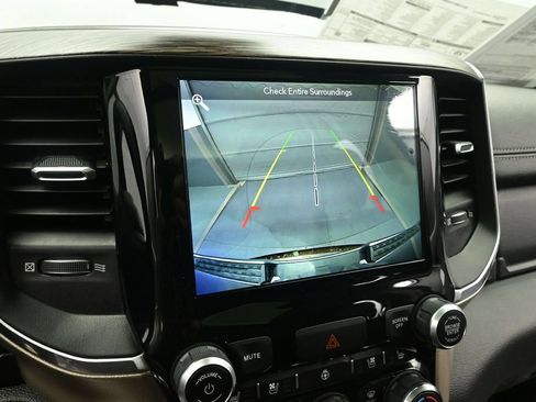 Used 2019 RAM 1500 Laramie AWD/4WD image 40