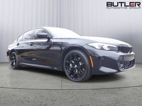 Used 2026 BMW 330i Sedan w/ M Sport Package image 9