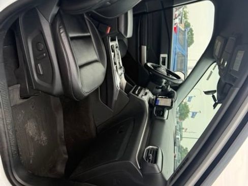 Used 2020 Ford Explorer XLT w/ Equipment Group 202A AWD/4WD image 12