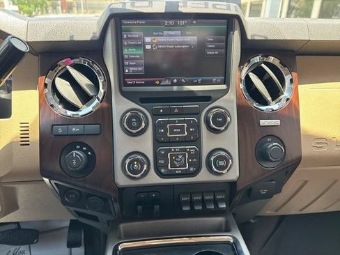 Used 2016 Ford F250 Lariat w/ Lariat Ultimate Package AWD/4WD image 29
