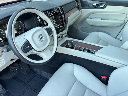 Used 2021 Volvo XC60 T8 Inscription Expression w/ Advanced Package image 9