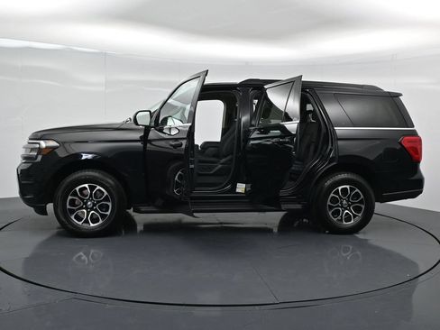Used 2024 Ford Expedition XLT RWD image 8